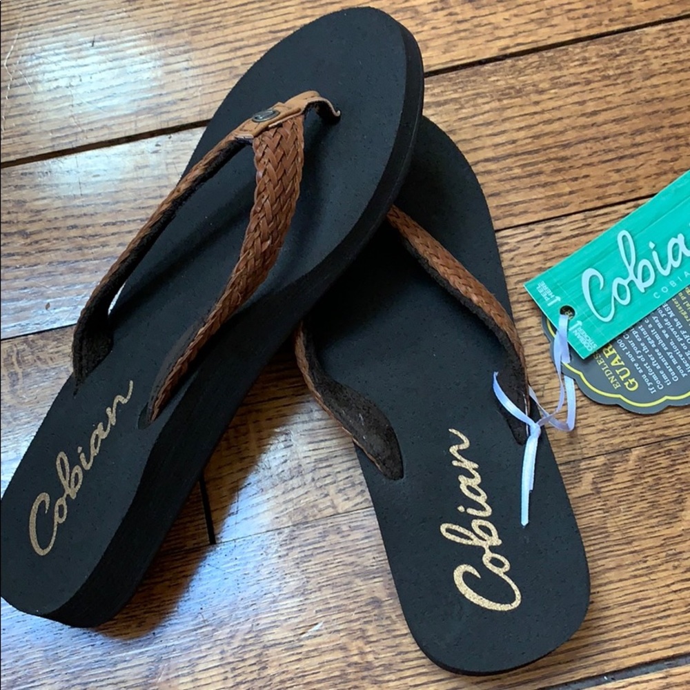 Cobian Lalati Flip Flops - Picture 3 of 4